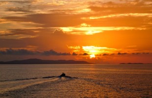 Philippins sunset on sea