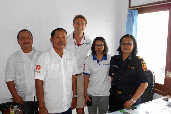 Richard Lofthouse & APS staff with Indonesia Customs Officials